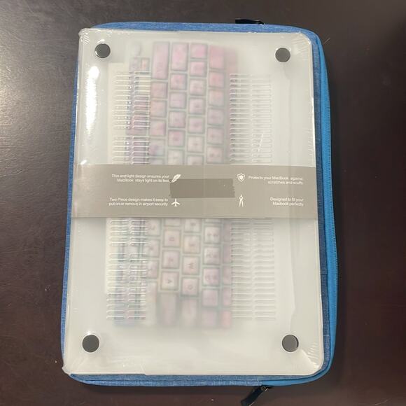 MacBook Air 13” shell and blue soft case - Picture 2 of 5